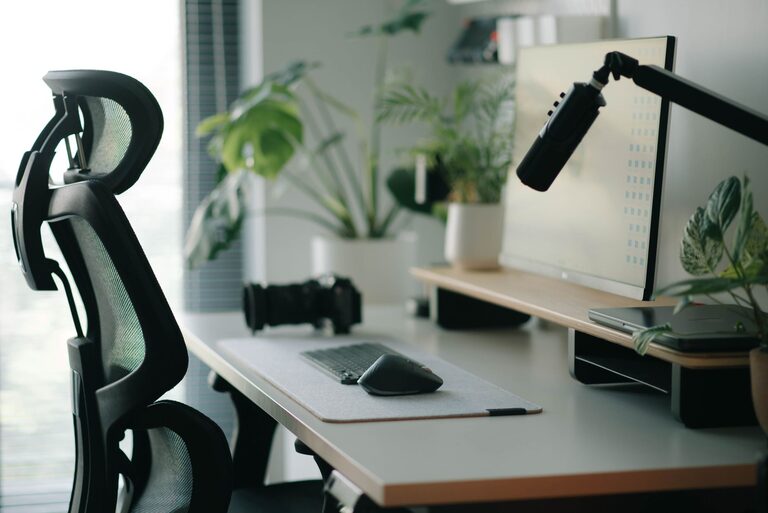 Desk Setup Tips for Optimal Focus and Comfort
